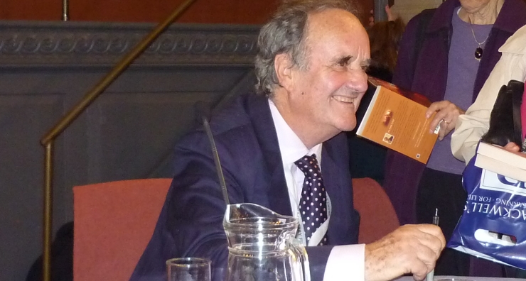 Sir Mark Tully signs books at the 2014 FT Weekend Oxford Literary Festival