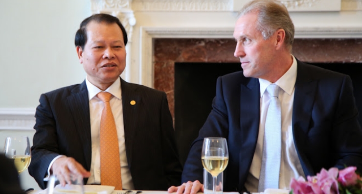 Deputy Prime Minister HE Mr Vu Van Ninh chats to Asia House CEO Michael Lawrence