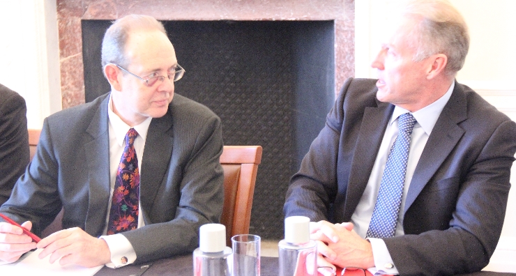 Sir James Bevan KCMG, HM High Commissioner to India, left, with MIchael Lawrence, CEO of Asia House, right