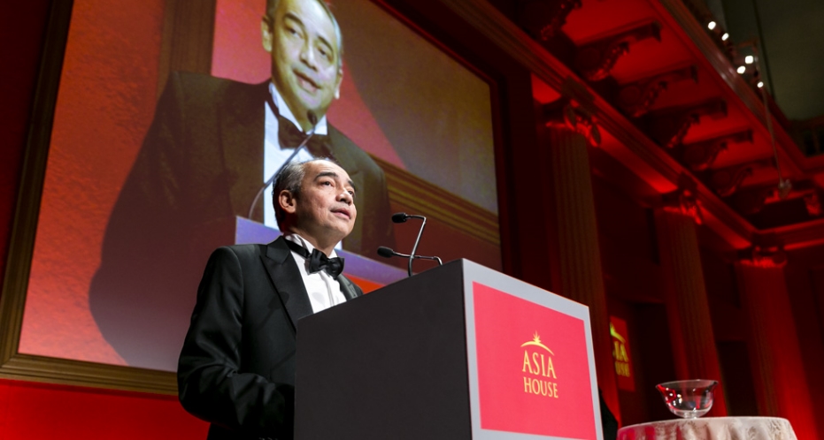 CIMB Group Chairman Nazir Razak gave an acceptance speech after being presented with the Asian Business Leaders Award for 2015. Photo by Miles Willis
