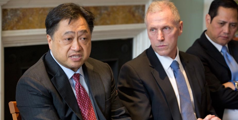 Philippine Finance Secretary Cesar V. Purisima, left, with CEO of Asia House Michael Lawrence, right. Credit: George Torode