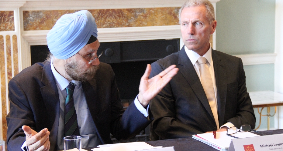 The High Commissioner of India to the UK H.E. Mr Navtej Sarna, left, briefs corporate members with Chief Executive of Asia House, right