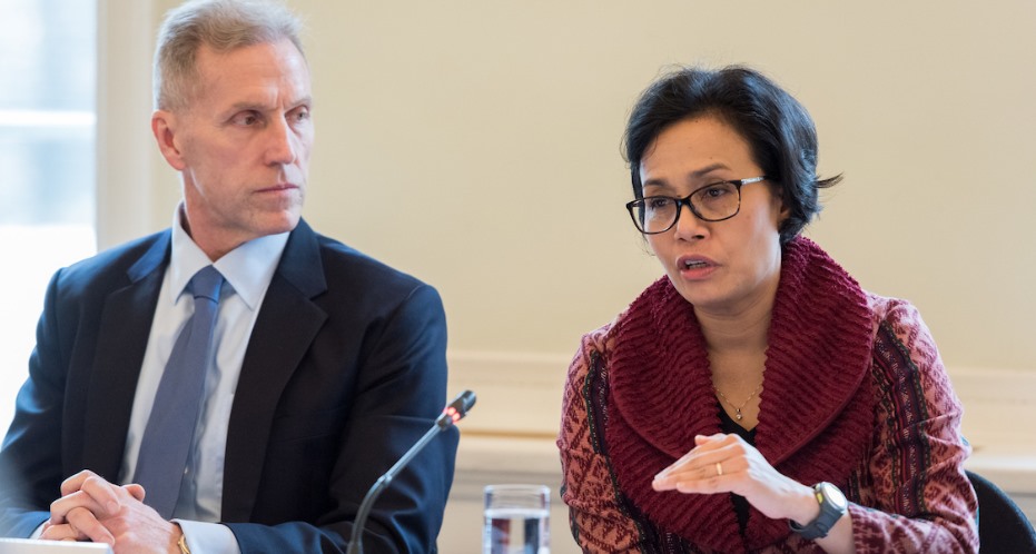 Indonesia's Finance Minister Sri Mulyani Indrawati (right) with Chief Executive of Asia House Michael Lawrence (left). Photo by Richard Hanson